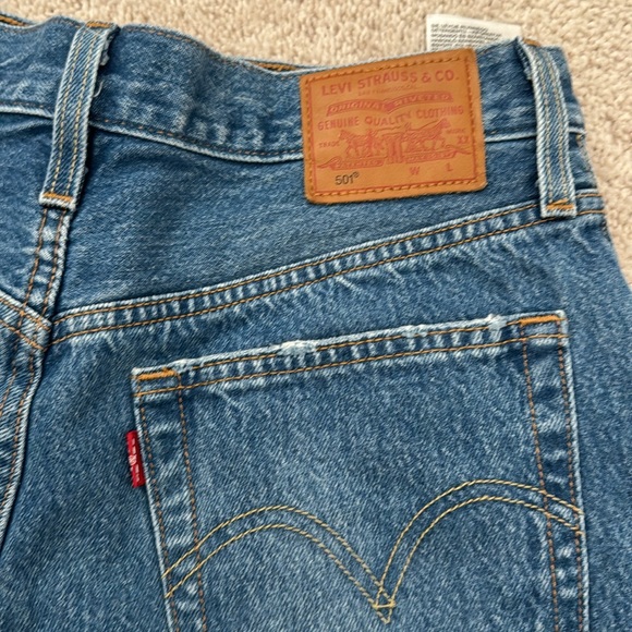 Levi’s 501 Original Cutoff Denim Short Size 26 - Picture 11 of 13